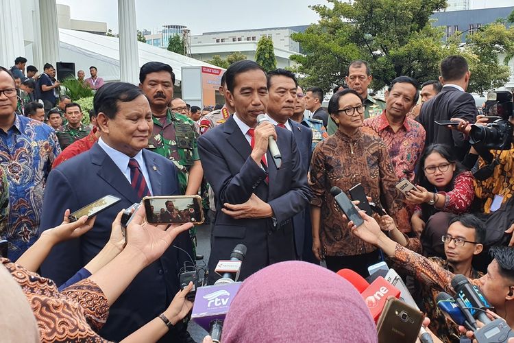 Prabowo Dibela Jokowi, Sebut Yang Pertanyakan Kunjungan Menhan Ke Luar ...