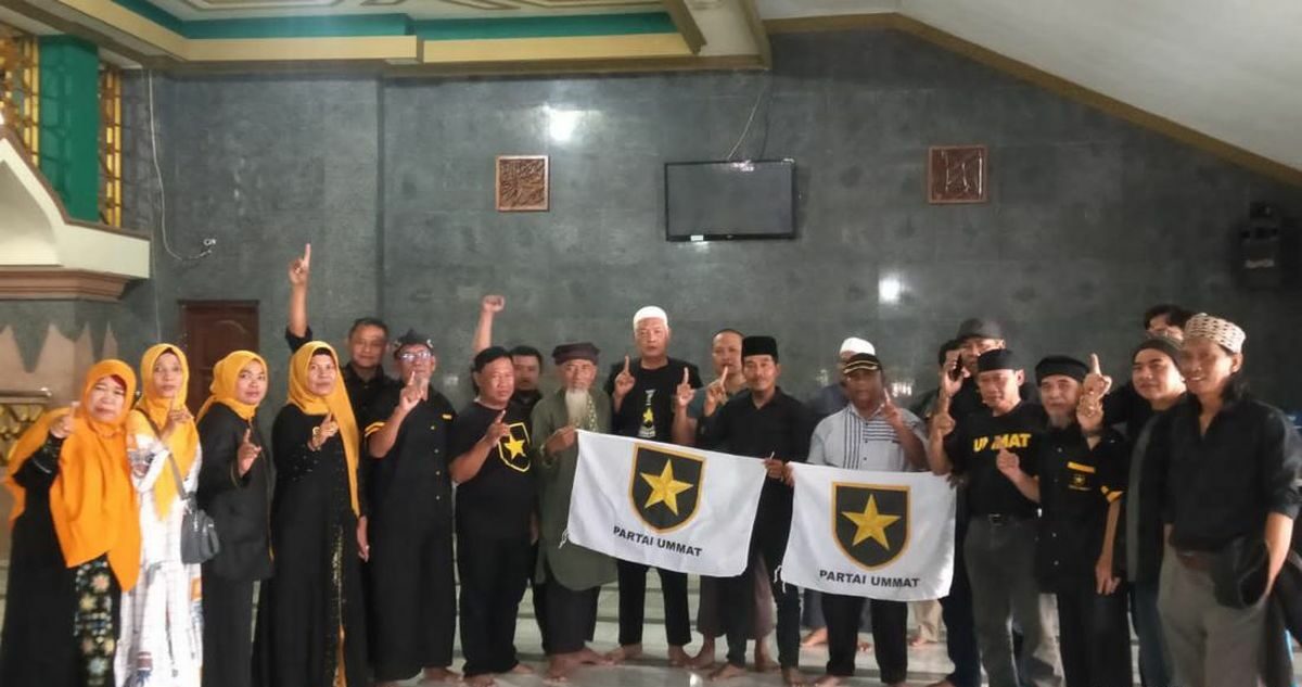 Heboh Bendera Parpol Dibentangkan Di Masjid, PBNU Buka Suara - TIKTAK.ID